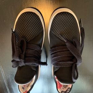 Steve Madden girls show